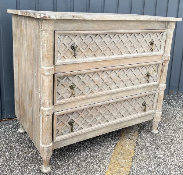 Rustic Farmhouse 3-Drawer Bachelor’s Chest - Image 3