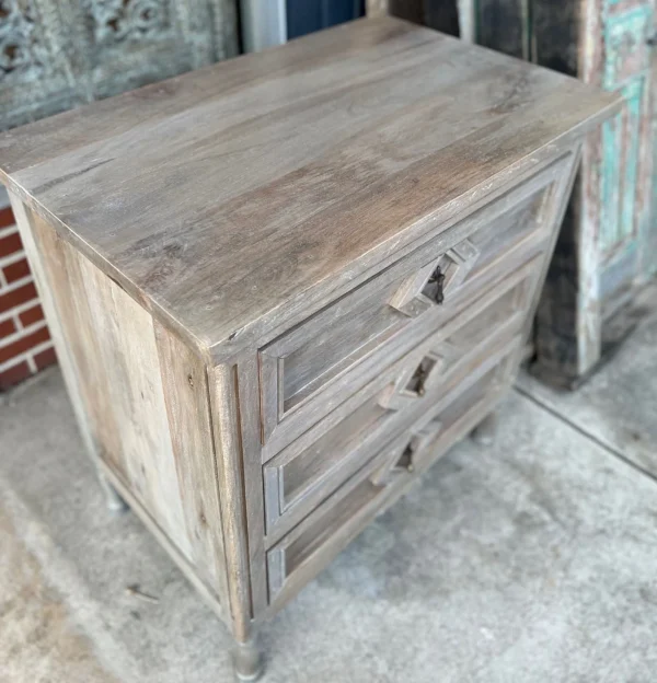 Coastal 3-Drawer Shanghai Nightstand - Image 3