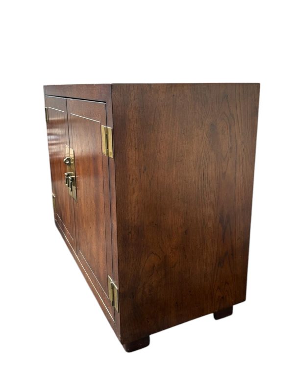 1980s Vintage Henredon Campaign Style Side Table with Brass Hardware - Image 3